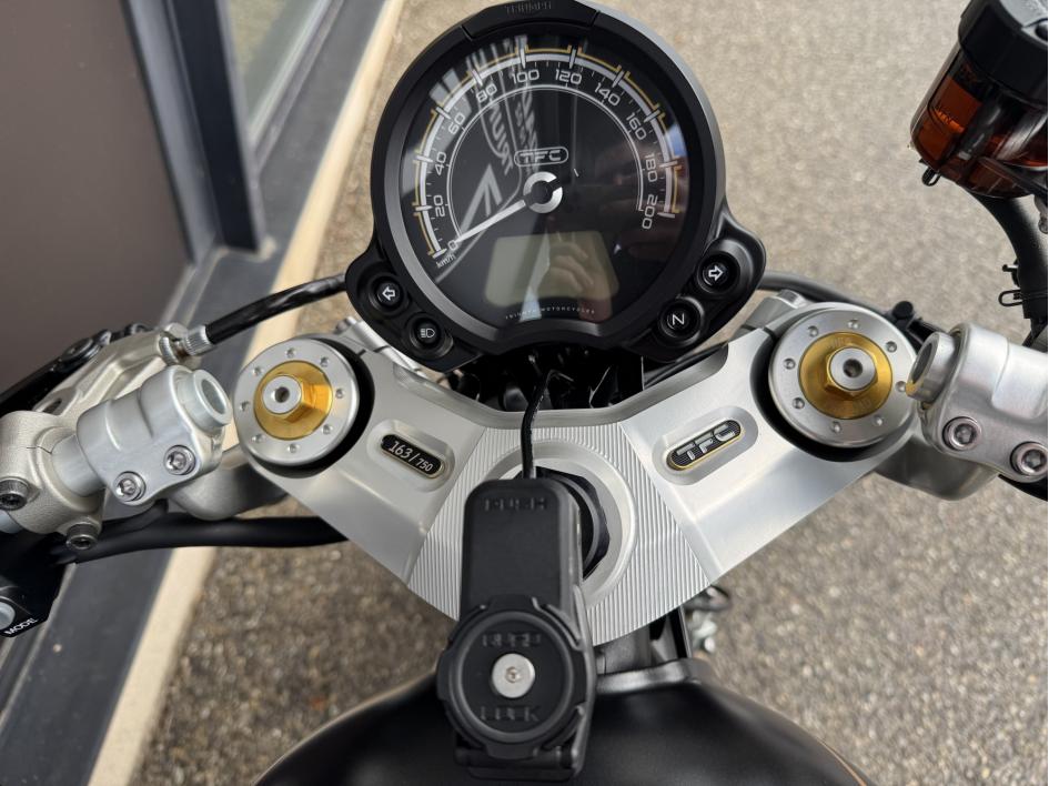 TRIUMPH BONNEVILLE BOBBER TFC