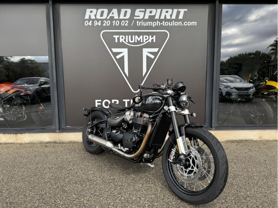 TRIUMPH BONNEVILLE BOBBER TFC