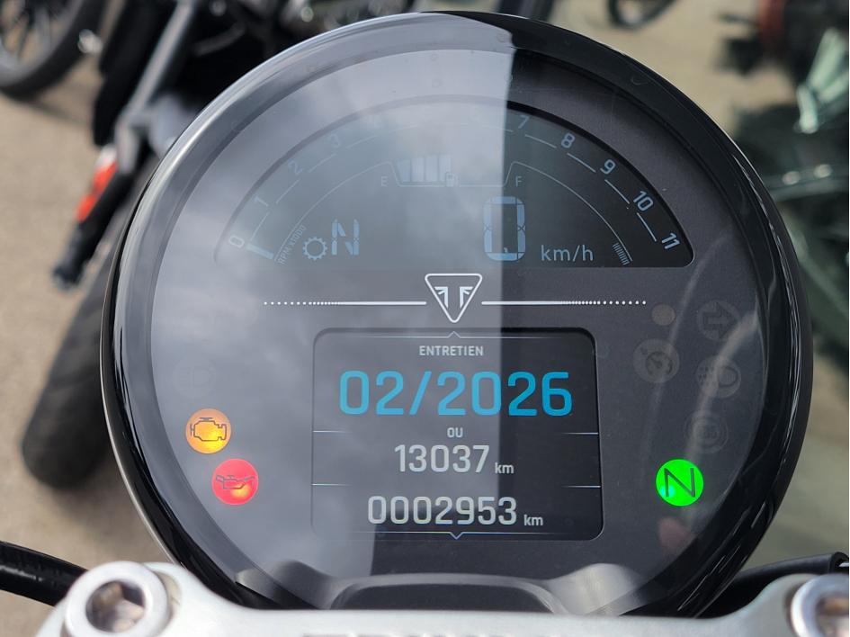 TRIUMPH TRIDENT 660