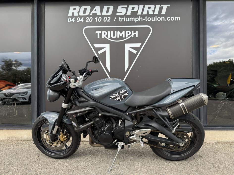 TRIUMPH STREET TRIPLE 675