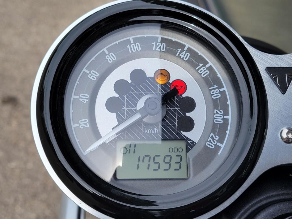 TRIUMPH SPEED TWIN 1200 avec Options