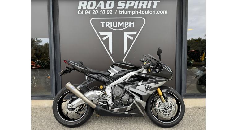 TRIUMPH DAYTONA 765 Moto 2