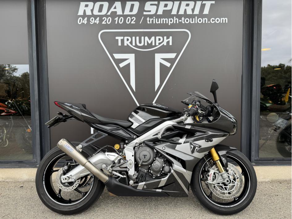 TRIUMPH DAYTONA 765 Moto 2