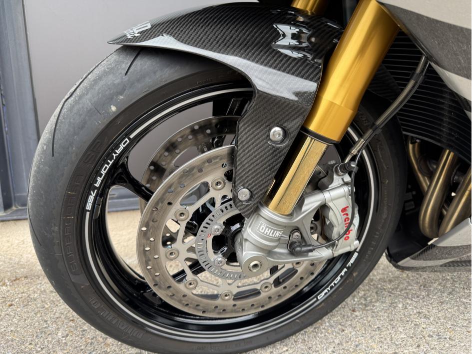 TRIUMPH DAYTONA 765 Moto 2