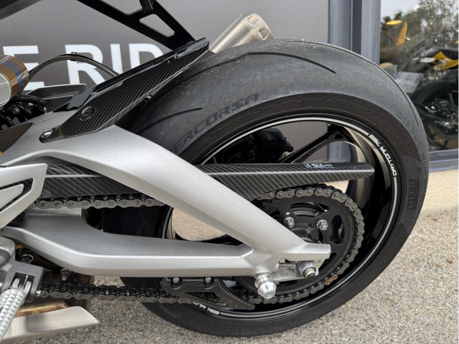 TRIUMPH DAYTONA 765 Moto 2