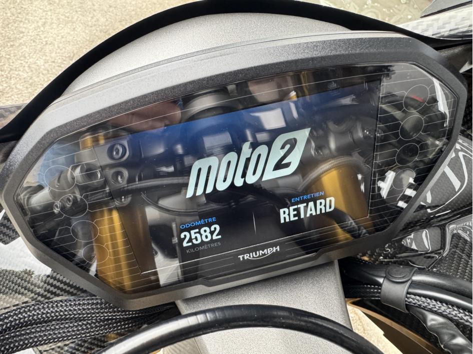 TRIUMPH DAYTONA 765 Moto 2