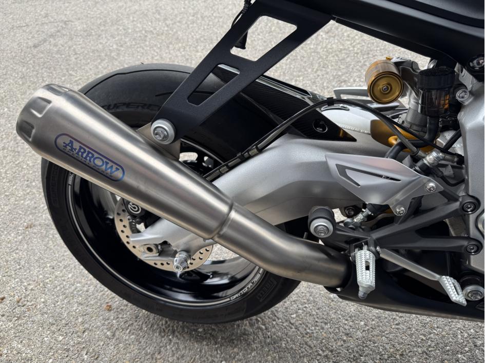 TRIUMPH DAYTONA 765 Moto 2